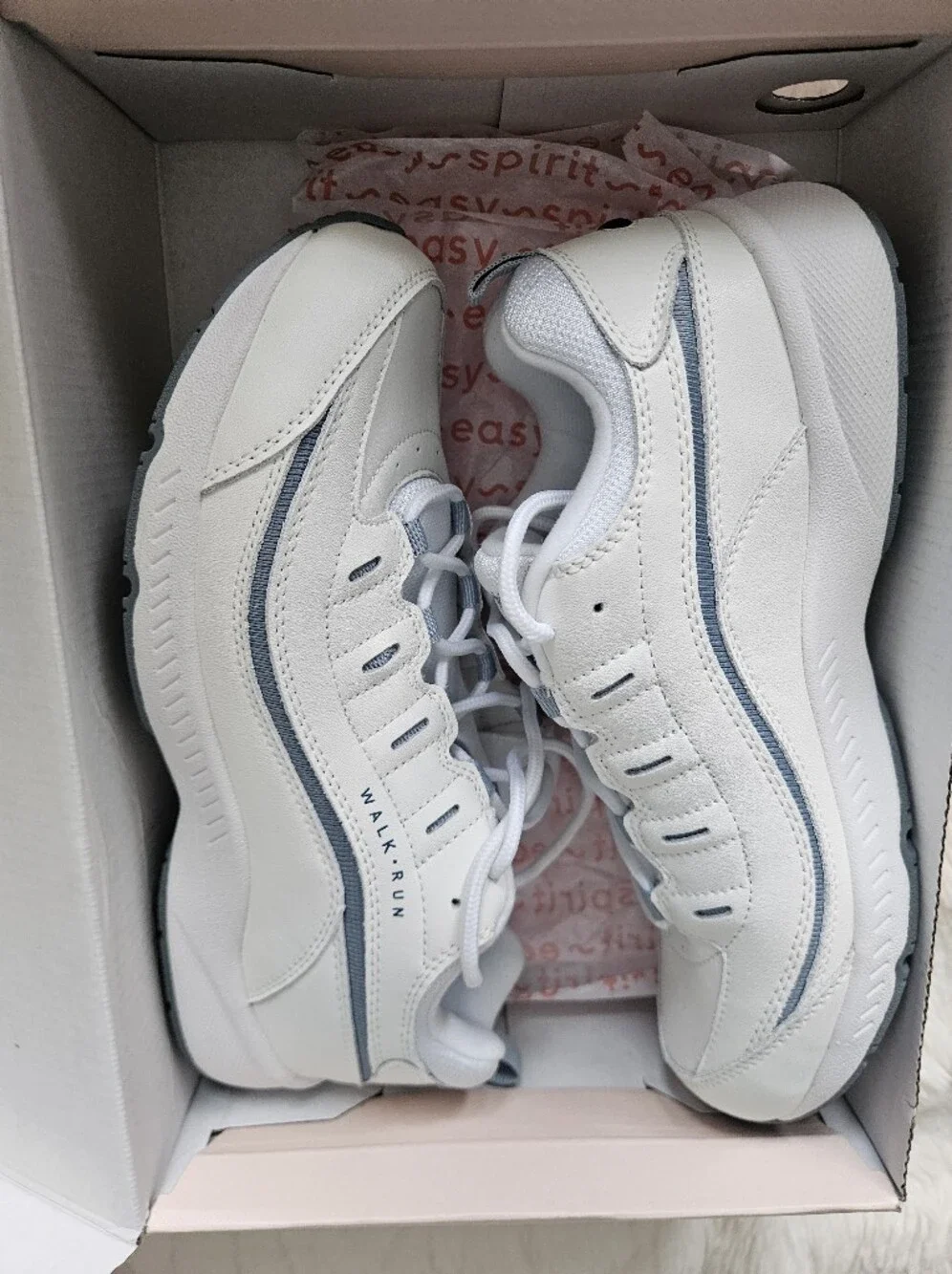 New In Box Easy Spirit Romy Leather Walking Shoes White Size US 10